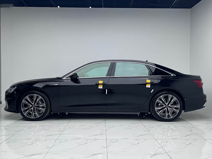 Фото 7 - Audi A6L