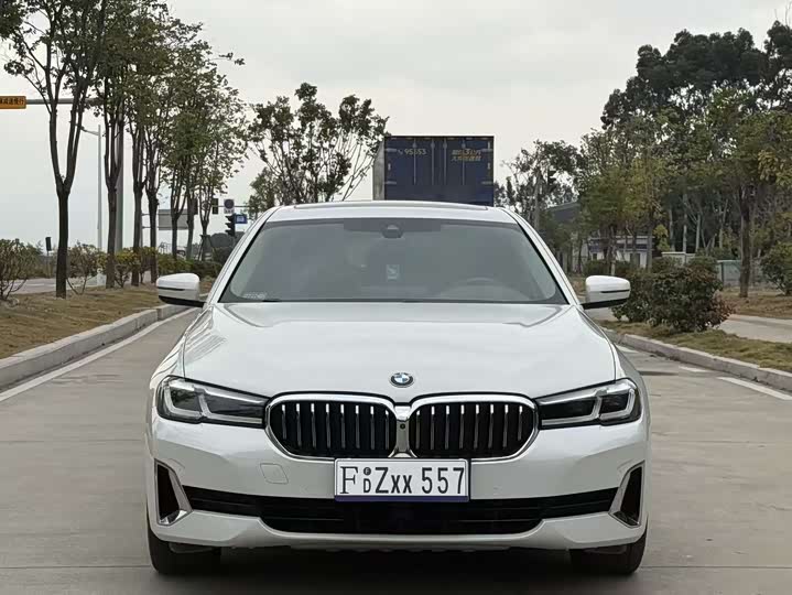 Фото 2 - BMW 5 Series