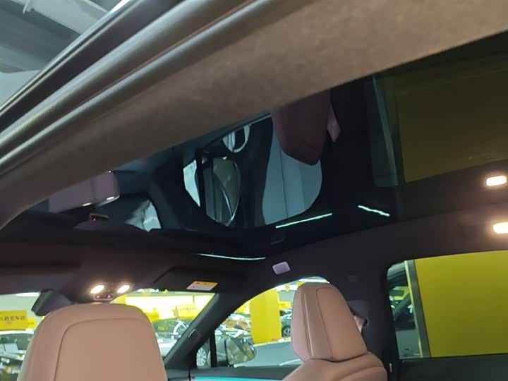 Фото 18 - Nio Onvo L60