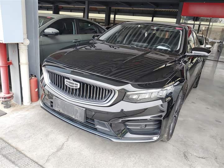 Фото 2 - Geely Preface