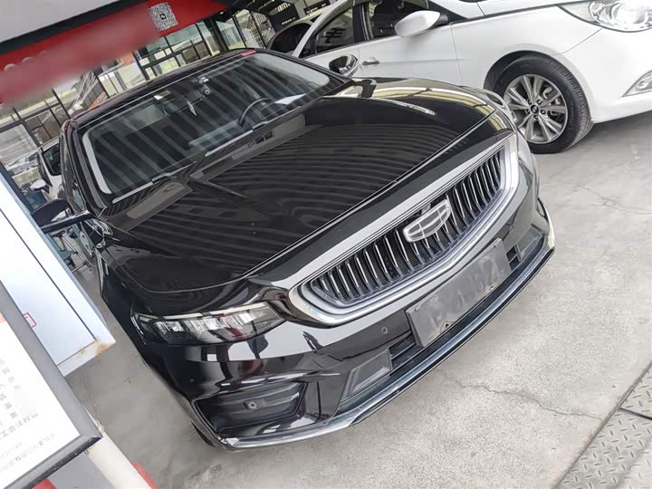Фото 4 - Geely Preface