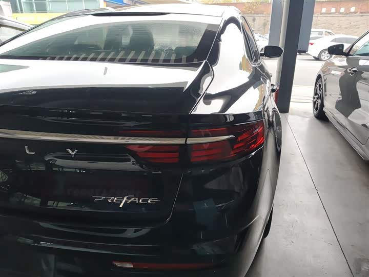 Фото 8 - Geely Preface