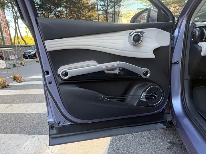 Фото 10 - BYD Yuan Plus