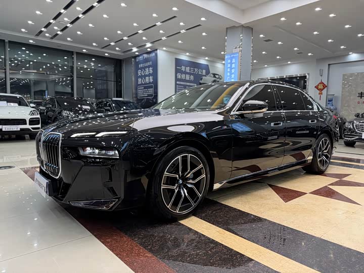 Фото 1 - BMW 7 Series