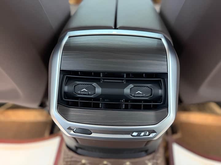 Фото 12 - BMW 7 Series