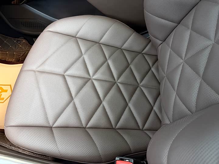 Фото 21 - BMW 7 Series