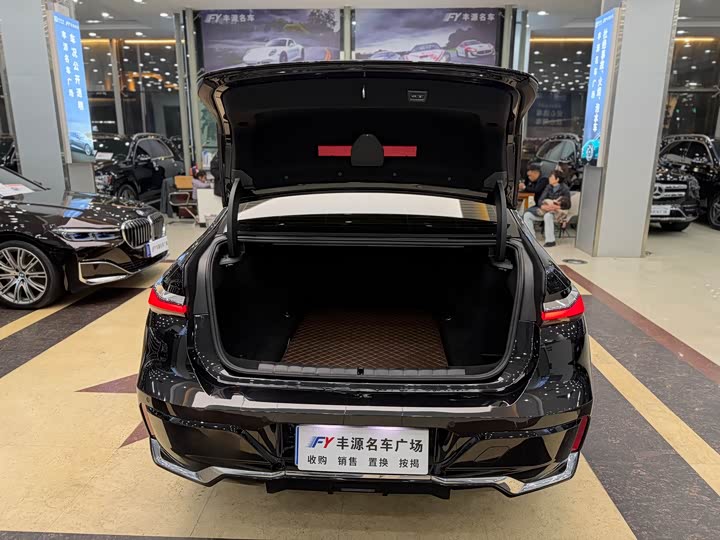 Фото 22 - BMW 7 Series