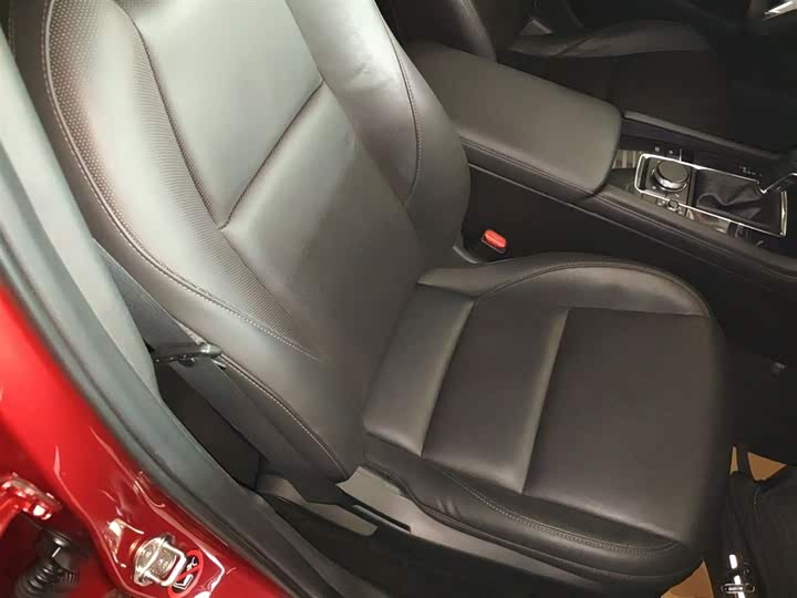 Фото 25 - Mazda 3 (Axela)