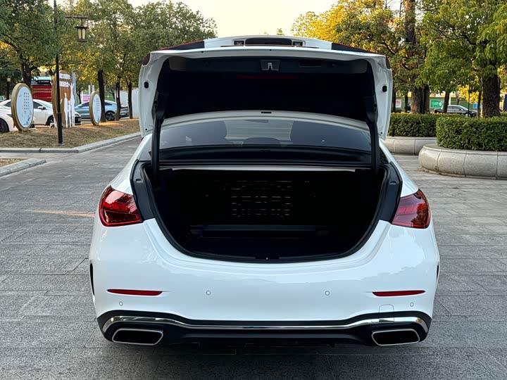 Фото 13 - Mercedes-Benz C-Class