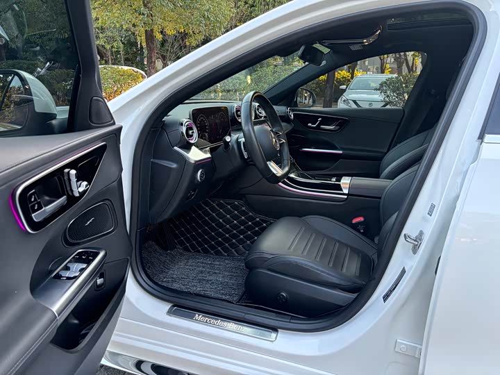 Фото 4 - Mercedes-Benz C-Class