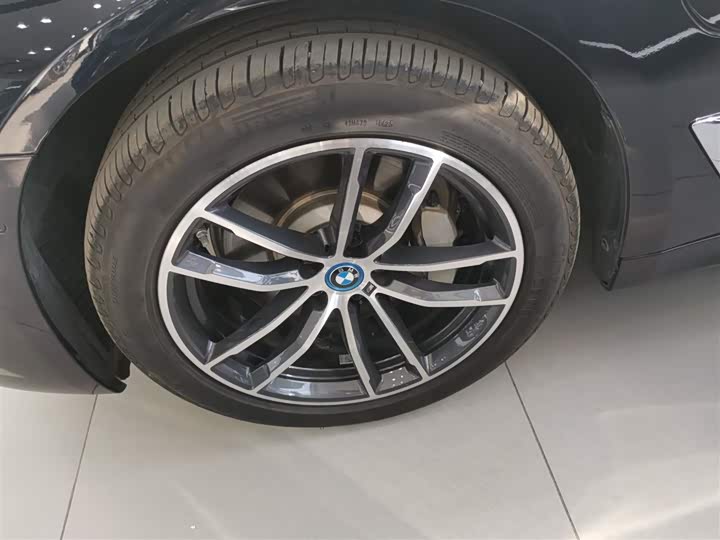 Фото 23 - BMW 5 Series Hybrid