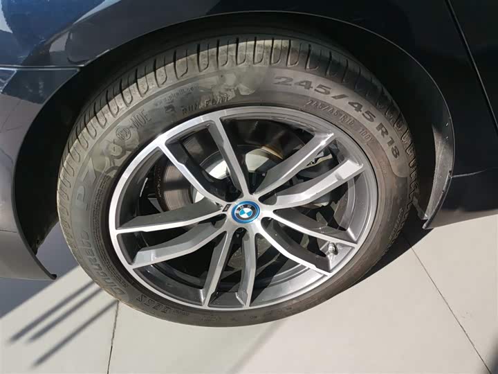 Фото 26 - BMW 5 Series Hybrid