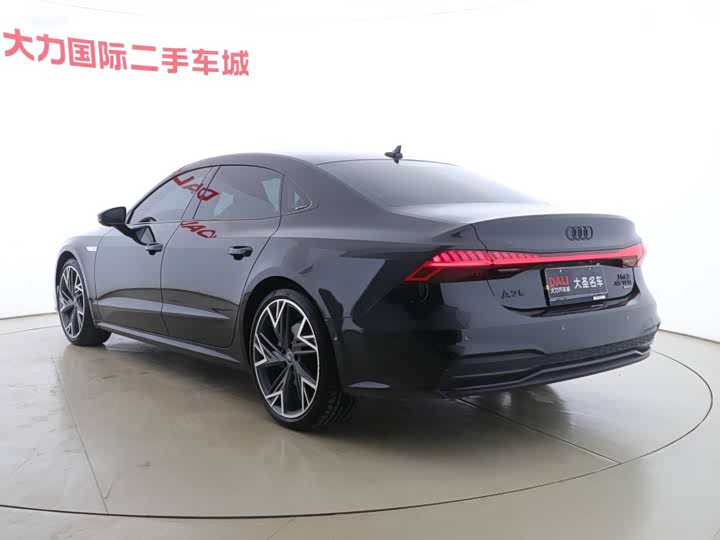 Фото 14 - Audi A7L