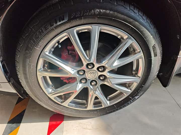 Фото 23 - Buick Enclave