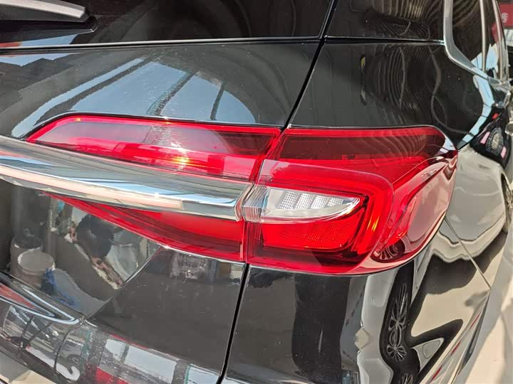 Фото 8 - Buick Enclave