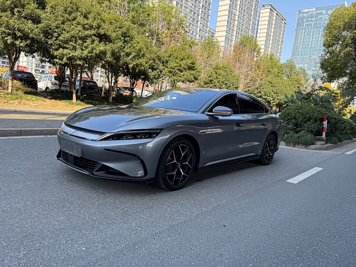 Фото 2 - BYD Han