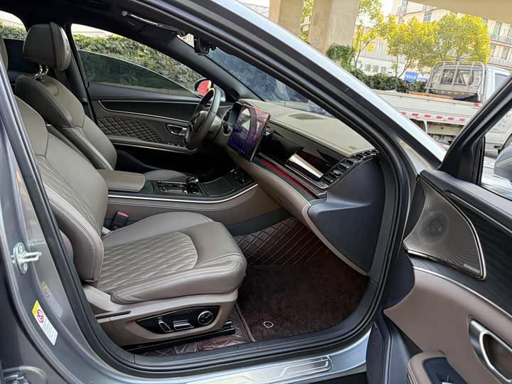 Фото 9 - BYD Han