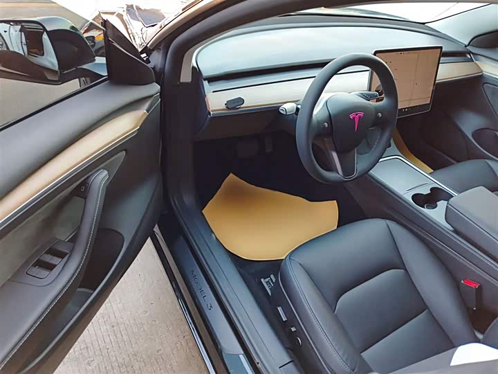 Фото 16 - Tesla Model 3