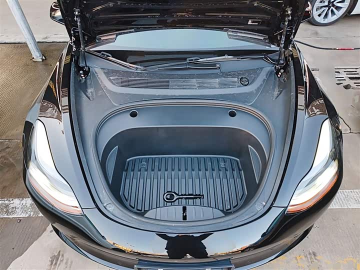 Фото 20 - Tesla Model 3