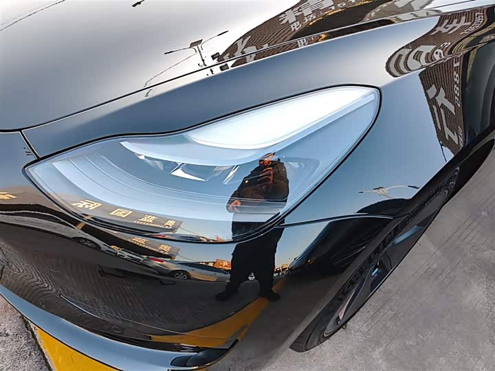 Фото 24 - Tesla Model 3