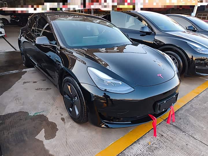 Фото 4 - Tesla Model 3