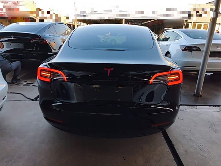 Фото 6 - Tesla Model 3