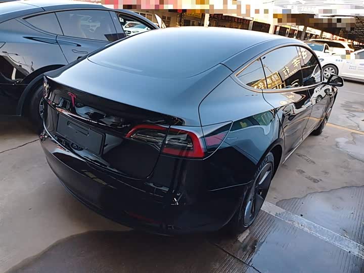 Фото 7 - Tesla Model 3