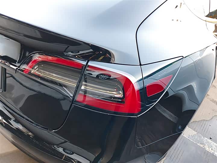 Фото 8 - Tesla Model 3