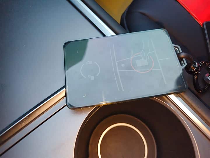 Фото 9 - Tesla Model 3