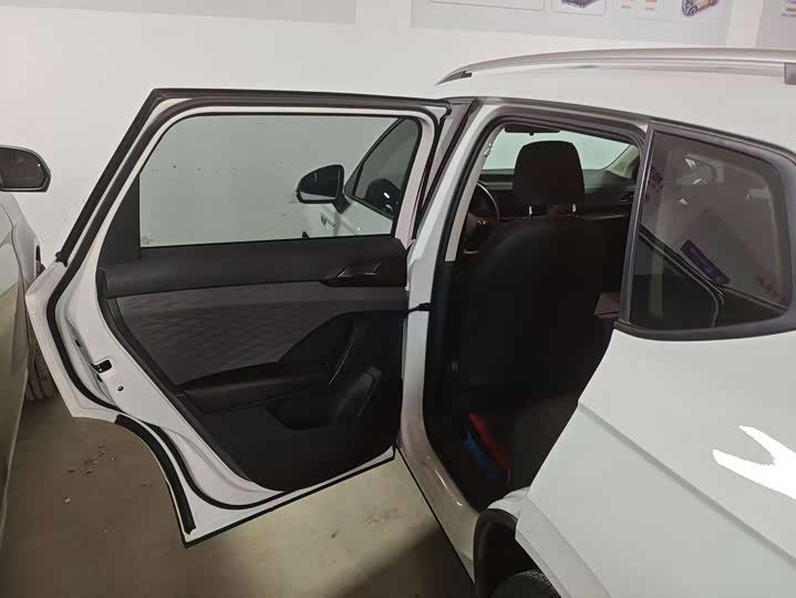 Фото 6 - Volkswagen Tharu