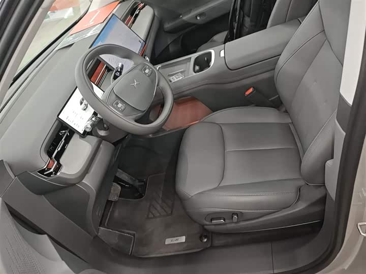 Фото 15 - XPeng G6