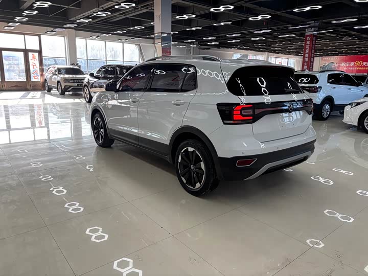 Фото 7 - Volkswagen Tacqua