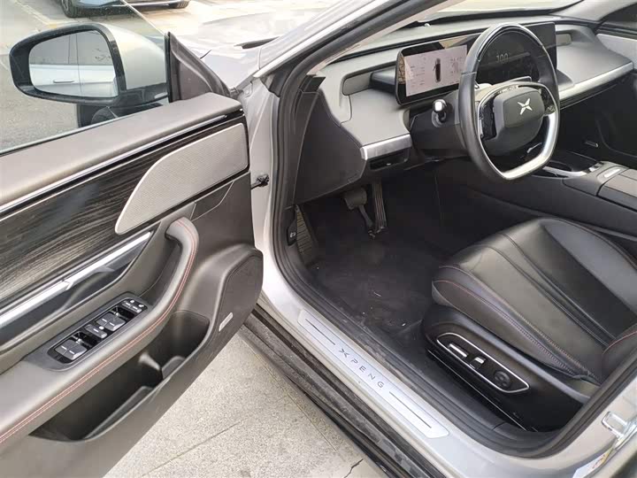 Фото 16 - XPeng P7