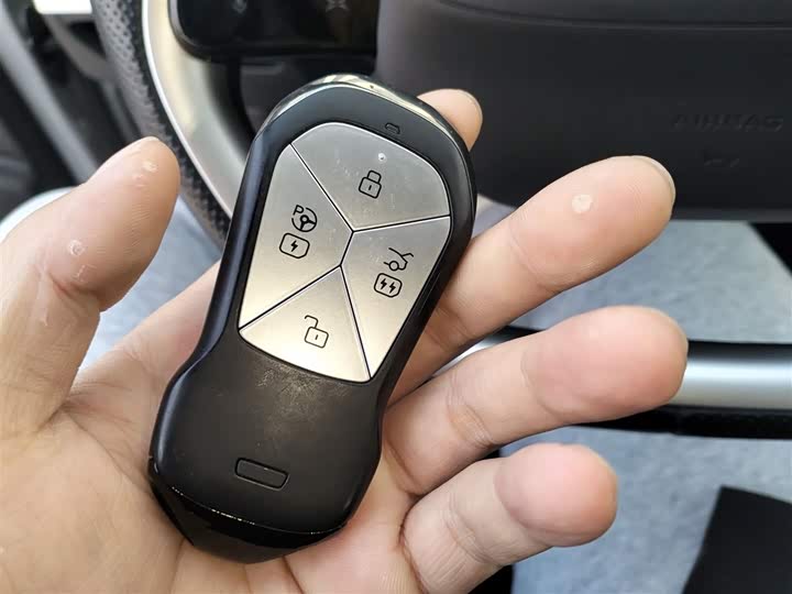 Фото 9 - XPeng P7