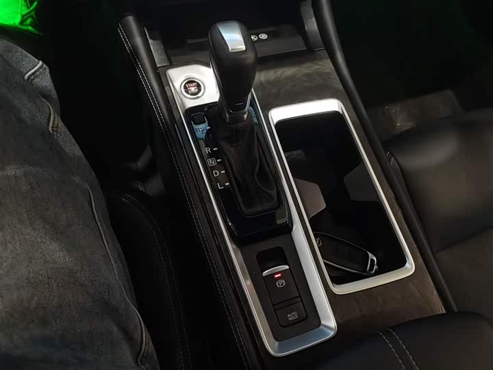 Фото 14 - Nissan Teana