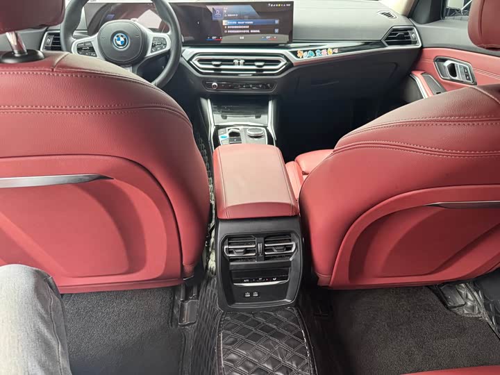 Фото 10 - BMW i3