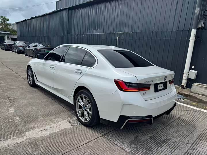 Фото 13 - BMW i3