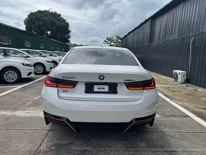 Фото 14 - BMW i3