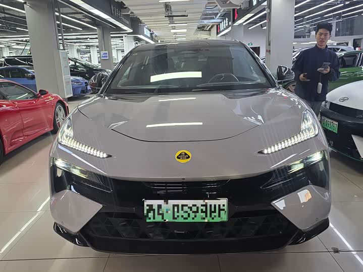 Фото 1 - Lotus Eletre