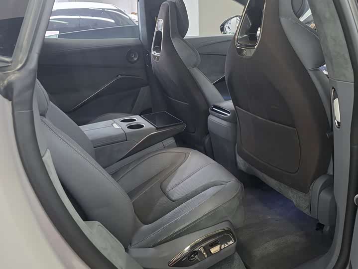 Фото 7 - Lotus Eletre