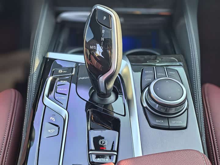 Фото 12 - BMW 5 Series