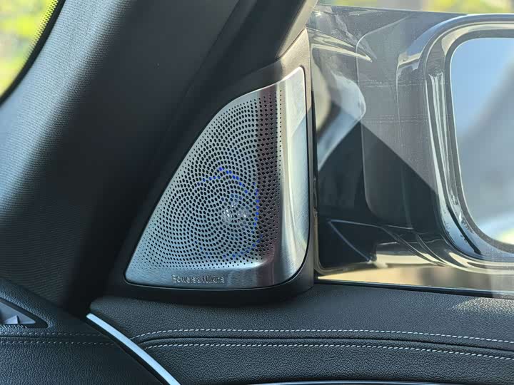 Фото 16 - BMW 5 Series