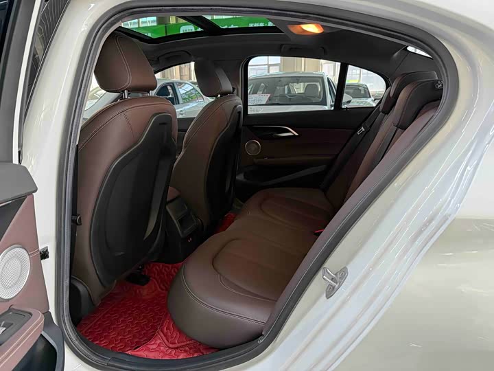 Фото 14 - BMW 1 Series