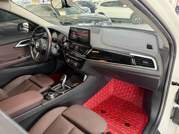 Фото 17 - BMW 1 Series