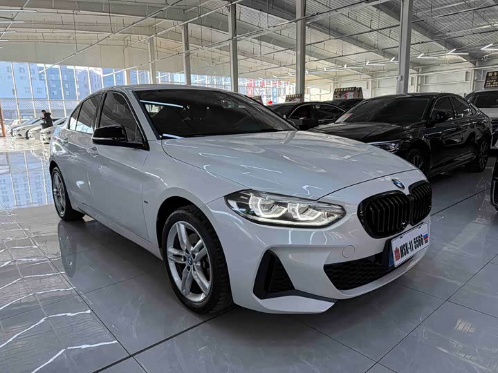 Фото 3 - BMW 1 Series