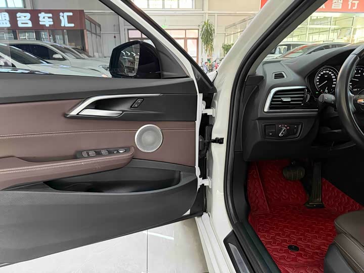 Фото 9 - BMW 1 Series