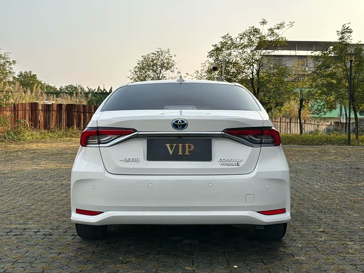 Фото 5 - Toyota Corolla