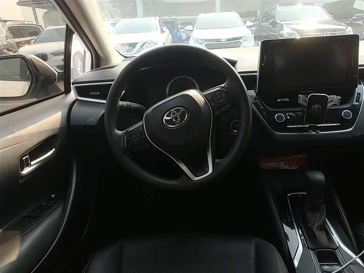 Фото 11 - Toyota Corolla