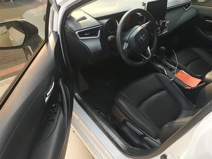 Фото 16 - Toyota Corolla