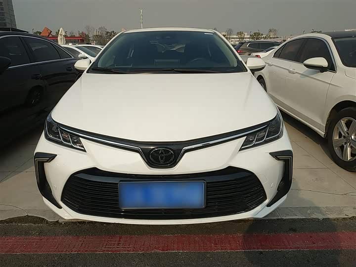 Фото 3 - Toyota Corolla